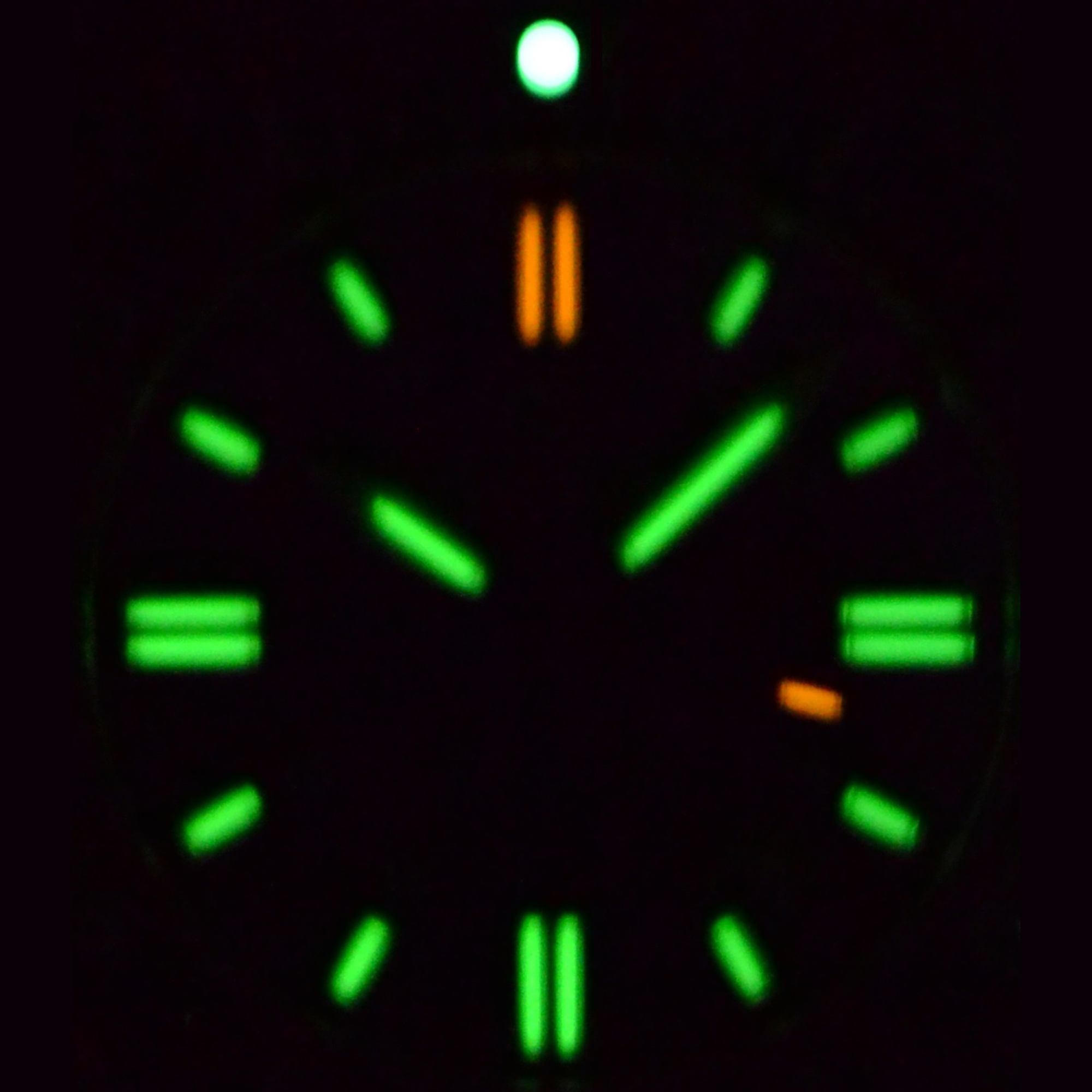 Deep Blue DayNight 41 Tritdiver T-100 Automatic Men's Diver Watch Blue-Red Bezel/Blue Dial Deep Blue DayNight 41 Tritdiver T-100 Automatic Men's Diver Watch Blue-Red Bezel/Blue Dial