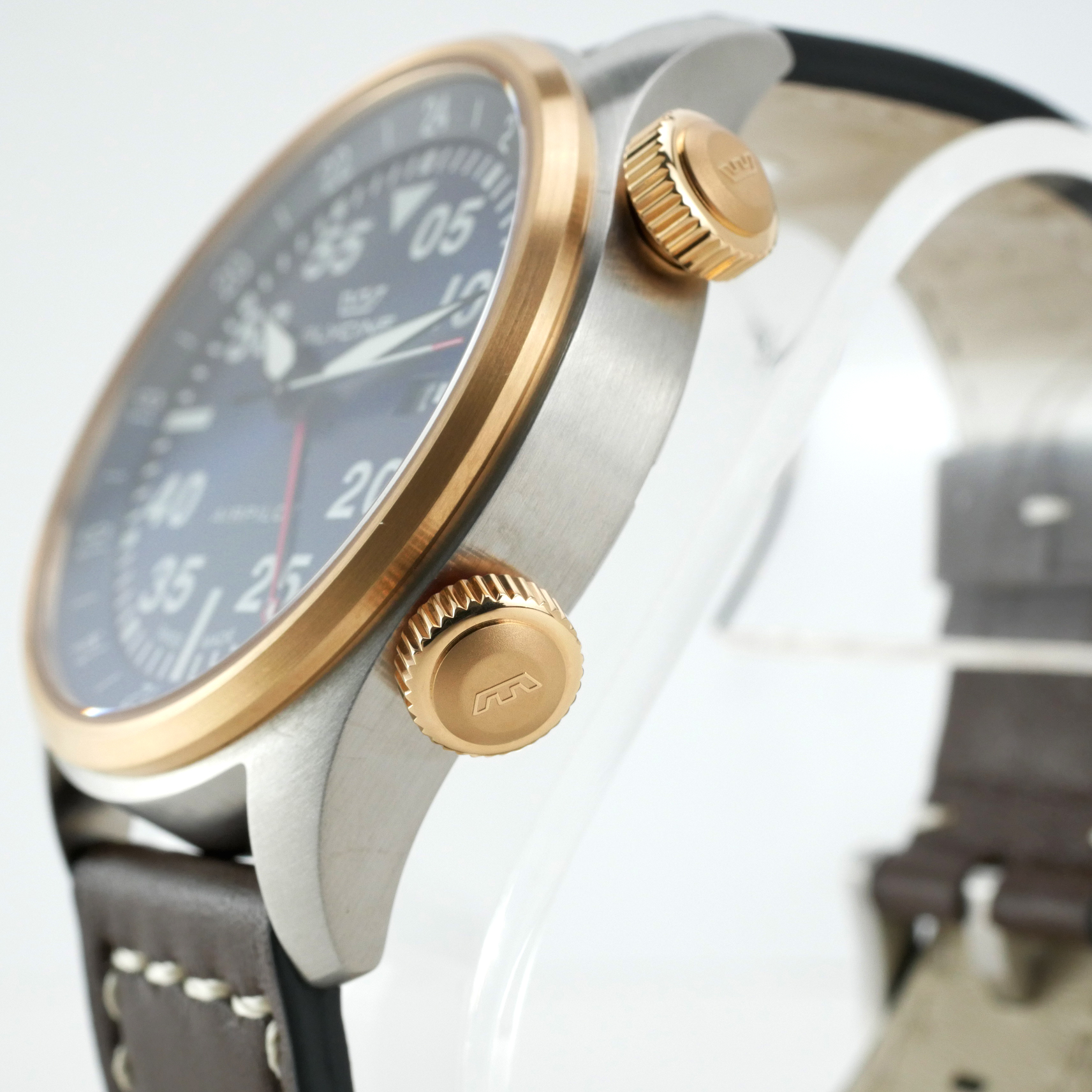 Glycine Airpilot GMT Swiss Men's Watch Blue Dial / Leather Strap GL0352 Glycine Airpilot GMT Swiss Men's Watch Blue Dial / Leather Strap GL0352