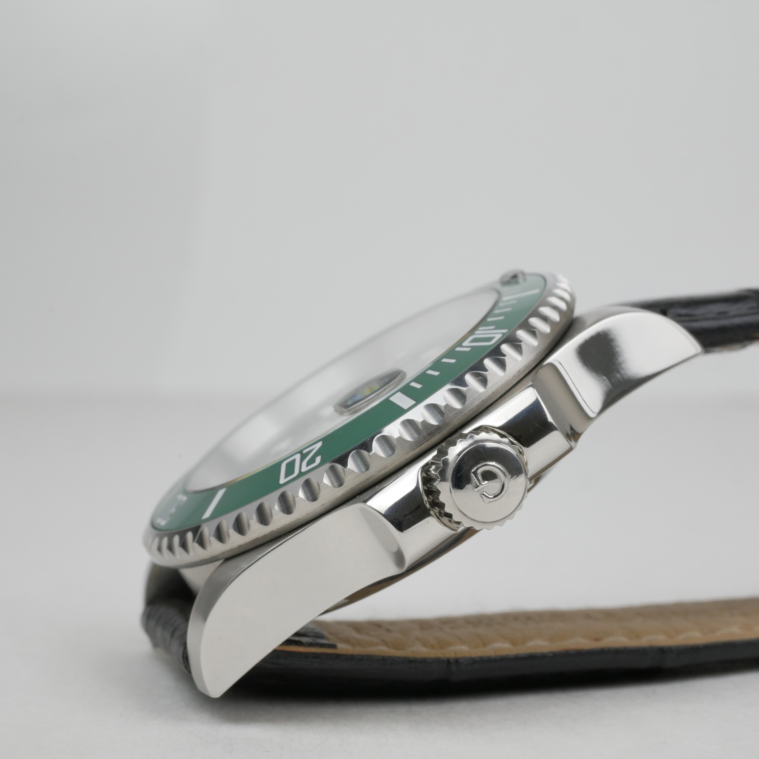 Guanqin Automatic Men's Watch Black Leather Strap / Green Dial GJ16133 Guanqin Automatic Men's Watch Black Leather Strap / Green Dial GJ16133