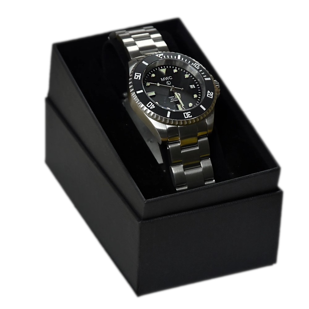 MWC 21 Jewel 300m Military Divers 40mm Swiss Automatic Watch Sapphire Crystal Ceramic Bezel Steel Bracelet