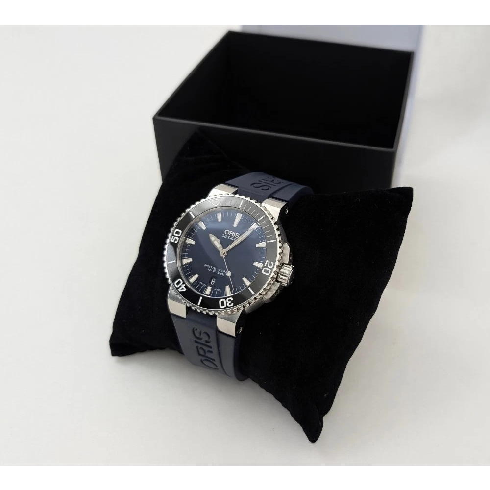 Oris Aquis Date Blue 01 733 7653 Men's Automatic 43mm Swiss Watch Rubber Strap