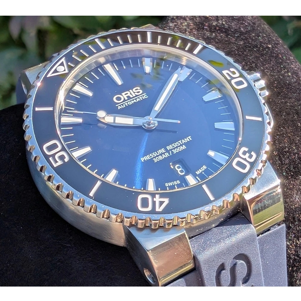 Oris Aquis Date Blue 01 733 7653 Men's Automatic 43mm Swiss Watch Rubber Strap