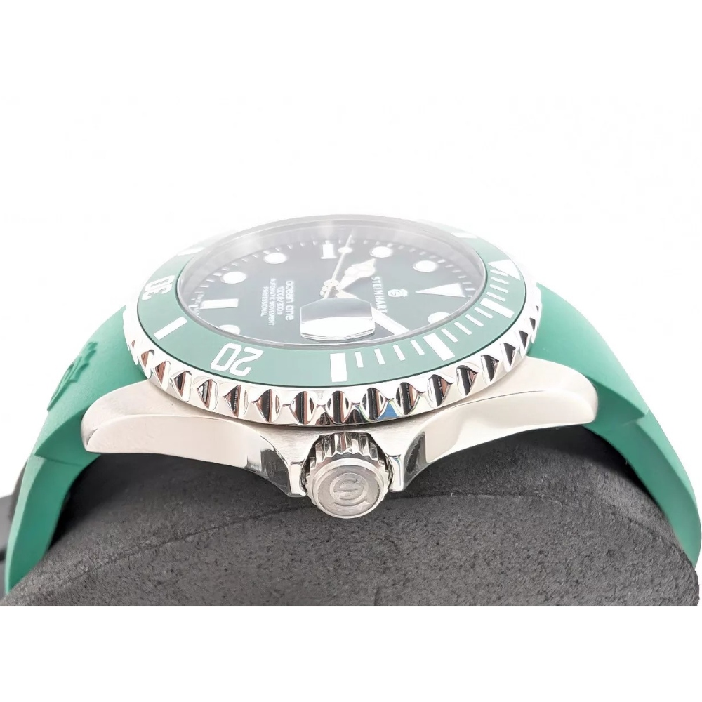 Steinhart Ocean 39 DOUBLE-GREEN Automatic Swiss Diver Watch Silicone 103-1065 Steinhart Ocean 39 DOUBLE-GREEN Automatic Swiss Diver Watch Silicone 103-1065