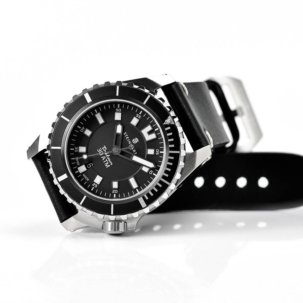 Steinhart Triton 30 ATM BLACK Diver Watch Men 45mm Automatic SW200 103-0851