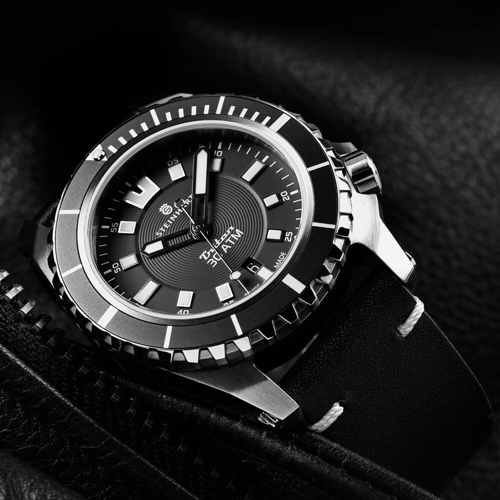 Steinhart Triton 30 ATM BLACK Diver Watch Men 45mm Automatic SW200 103-0851