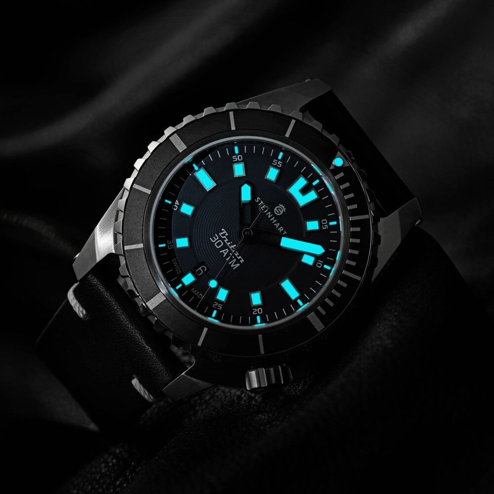Steinhart Triton 30 ATM BLACK Diver Watch Men 45mm Automatic SW200 103-0851